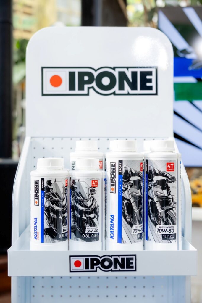 batch_307735_0-683x1024 แบรนด์น้องใหม่ IPONE แนะนำผลิตภัณฑ์ Katana (สายคาดสีน้ำเงิน)