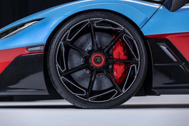 batch_40 Lamborghini Fenomeno Roadster ปรากฏการณ์ใหม่แห่งซูเปอร์สปอร์ต V12 ไฮบริด 1,080 แรงม้า เพียง 15 คันทั่วโลก