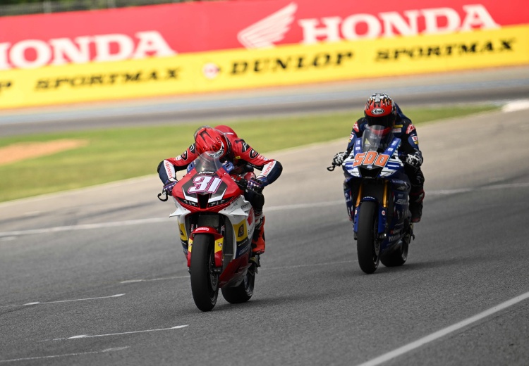 batch_5-ARRC-SS600 แรงทะลุลองแล็ป! “มิกซ์-ธนัช” บิด Honda CBR600RR ฝ่าลองแล็ป ไล่แซงเดือดทะยานคว้าวินเนอร์