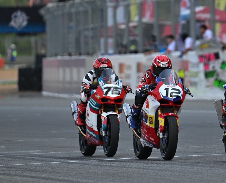 batch_5-Arrc-250cc-r.2 “เฟอร์-ปัญจรุจน์” จารึกชื่อกระหึ่มโฮมเรซ! ประเดิมโพเดียมแรกในฐานะนักบิดฟูลซีซั่น AP250 ศึก ARRC เรซที่ 1