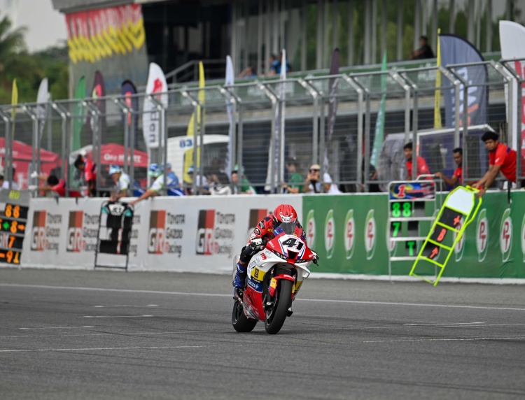 batch_6-ARRC-1000CC “ชิพ-นครินทร์” ปลดล็อกโพเดียมโฮมเรซ สู้ทุกโค้งคว้าท็อป 3 ARRC สนามที่ 2