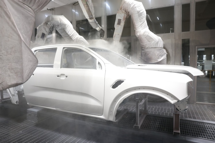 batch_Ford-Paint-Quality_2 Ford ตอกย้ำมาตรฐานงานสี ด้วย ‘Sweet Spot’ ยกระดับความแม่นยำและความสม่ำเสมอ
