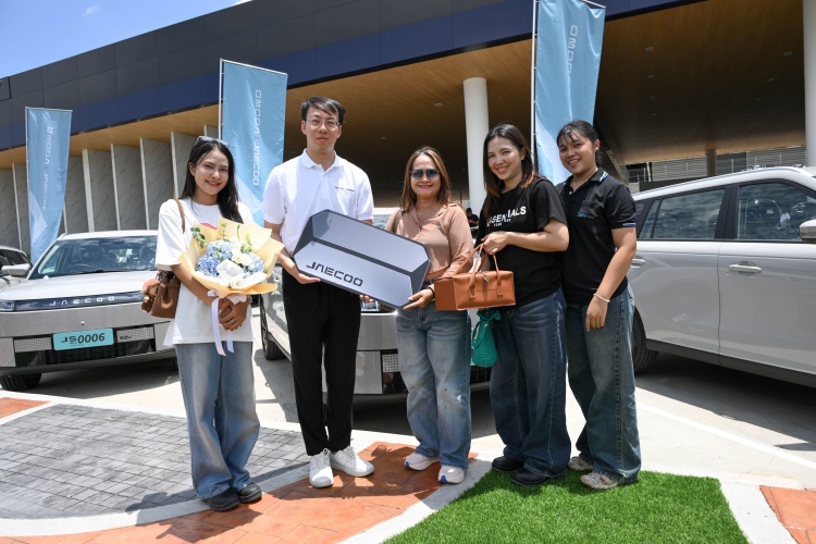 batch_J5-Handover-at-OJ-Factory_8 OMODA & JAECOO เดินหน้าสร้างความเชื่อมั่น ผ่านประสบการณ์เยี่ยมชมโรงงานจริง พร้อมส่งมอบ JAECOO 5 EV MAX+ ด้วยมาตรฐานคุณภาพระดับสากล