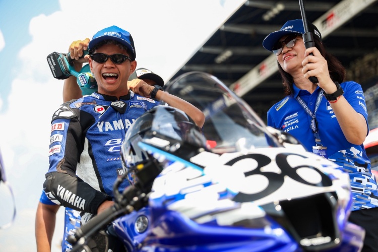 batch_LINE_ALBUM_ARRC-day2-250-race1_260515_4 “ตี-อนุภาพ – ไอเดีย-กฤตภัทร” คว้าโพเดียมโฮมเรซ ยามาฮ่า ไทยแลนด์ เรซซิ่งทีม พร้อมลุยศึกเอเชีย สนาม 3 ที่ ญี่ปุ่น