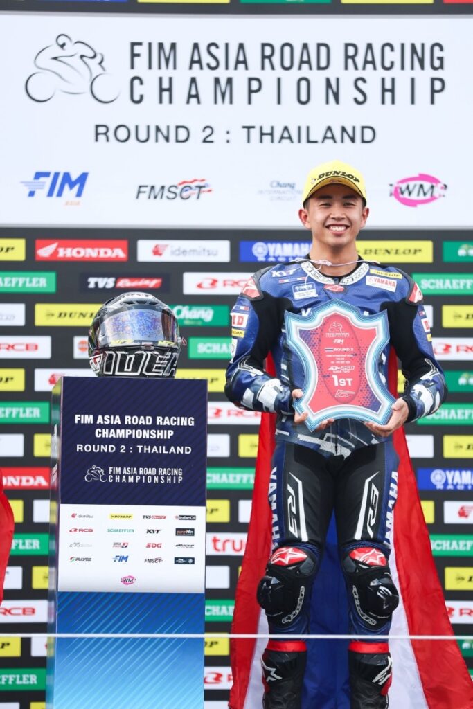 batch_LINE_ALBUM_ARRC-day2-250-race2_260515_2-683x1024 “ตี-อนุภาพ – ไอเดีย-กฤตภัทร” คว้าโพเดียมโฮมเรซ ยามาฮ่า ไทยแลนด์ เรซซิ่งทีม พร้อมลุยศึกเอเชีย สนาม 3 ที่ ญี่ปุ่น