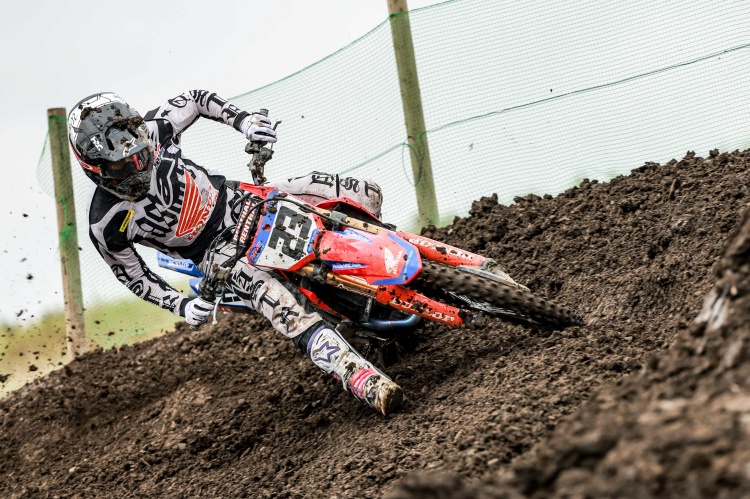 batch_Race-JMX-R3-04 “นีโม่-จิรัฎฐ์” ควบ Honda CRF450R สร้างผลงานคว้าอันดับท็อปเก็บคะแนนสะสมเพิ่ม จาก 3 ฮีท ในศึกโมโตครอส สนาม 3 ที่ไซตามะ