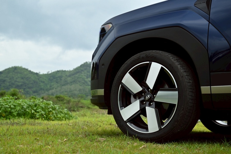 batch_รูปประกอบข่าว_Hyundai-all-new-SANTA-FE-Hybrid-with-HTRAC-All-Wheel-Drive_15 แค่เพิ่ม AWD ทำไมถึงน่าขับขึ้น? รู้จักระบบ HTRAC ใน Hyundai all-new SANTA FE Hybrid with HTRAC All-Wheel Drive รุ่น Inspiration