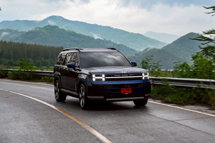 batch_รูปประกอบข่าว_Hyundai-all-new-SANTA-FE-Hybrid-with-HTRAC-All-Wheel-Drive_7 แค่เพิ่ม AWD ทำไมถึงน่าขับขึ้น? รู้จักระบบ HTRAC ใน Hyundai all-new SANTA FE Hybrid with HTRAC All-Wheel Drive รุ่น Inspiration