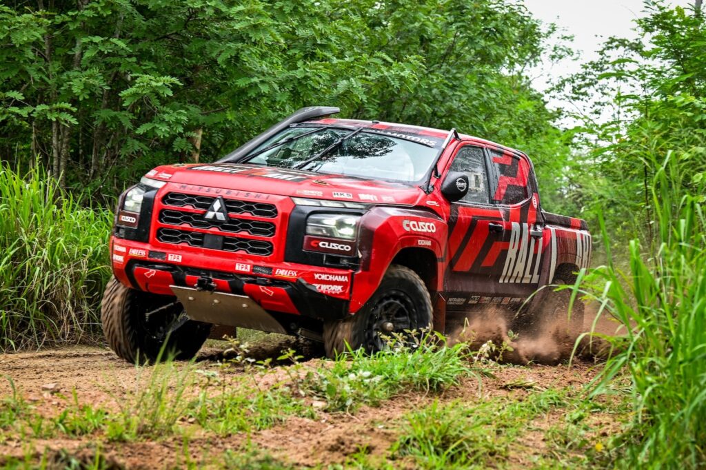 01-AXCR-2026-Competition-Vehicle-Main-Shot-1024x682 พร้อมเต็มร้อย! ทีมมิตซูบิชิ แรลลี่อาร์ต เตรียมส่งรถแข่งไทรทัน แรลลี่คาร์ ตั้งเป้าคว้าแชมป์สมัยที่ 2 ติดต่อกัน ในศึกเอเชีย ครอสคันทรี แรลลี่ 2026