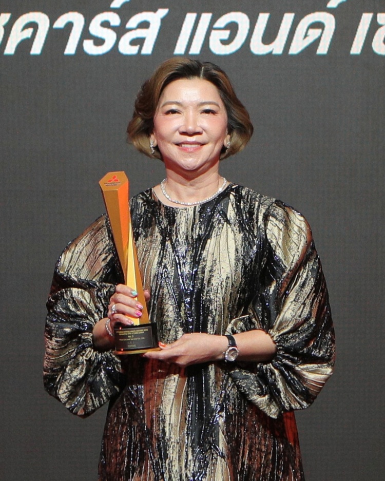 batch_06-Ms.-Sukchalee-Sutthiwongkij_Managing-Director-Mitsu-Cars-Service มิตซูบิชิ มอเตอร์ส ประเทศไทย มอบรางวัล “ผู้จำหน่ายยอดเยี่ยม ปี 2568”