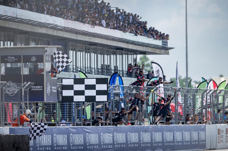 batch_2 เปิดซีซั่นเดือด! NEXZTER BRIC Superbike 2026 "มิกซ์-ธนัช" พลิกเฉือนนักบิดโมโตทูประเดิมชัยสนามแรก