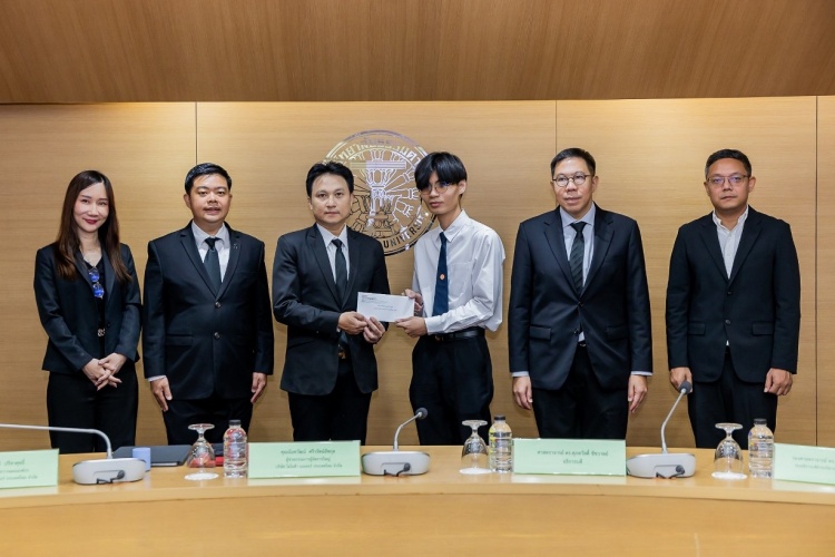 batch_5 โตโยต้าสานต่อพลังแห่งการศึกษา มอบทุนการศึกษาแก่นักศึกษามหาวิทยาลัยธรรมศาสตร์ต่อเนื่องเป็นปีที่ 53