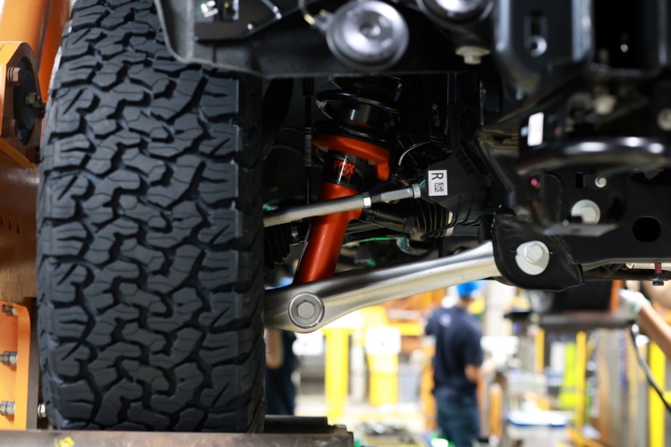 batch_Advanced-Suspension-Calibration_3 8 ปี Ford Ranger Raptor ตำนานกระบะเหินฟ้า ที่สร้างจากฝีมือคนไทย คุณภาพที่ทั่วโลกยอมรับ