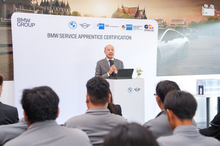 batch_BMW-Service-Apprentice-certificate-1 บีเอ็มดับเบิลยู กรุ๊ป ประเทศไทย มอบประกาศนียบัตรแก่ผู้สำเร็จการศึกษาโครงการ BMW Service Apprentice