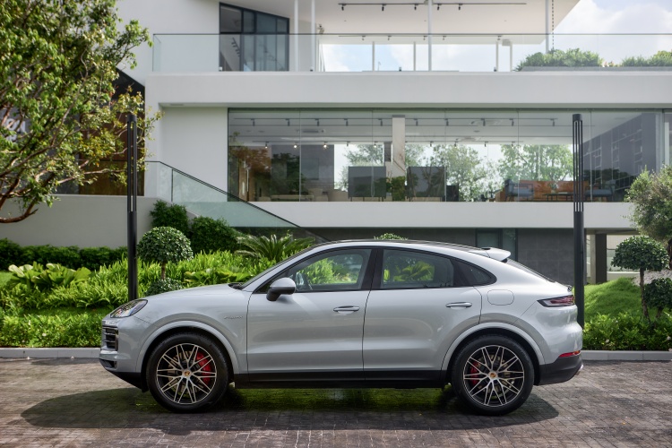 batch_Cayenne-S-E-Hybrid-Coupe-2026-2-4 Raceborn สัมผัสจิตวิญญาณจากสนามแข่งที่ขับเคลื่อนสมรรถนะของปอร์เช่