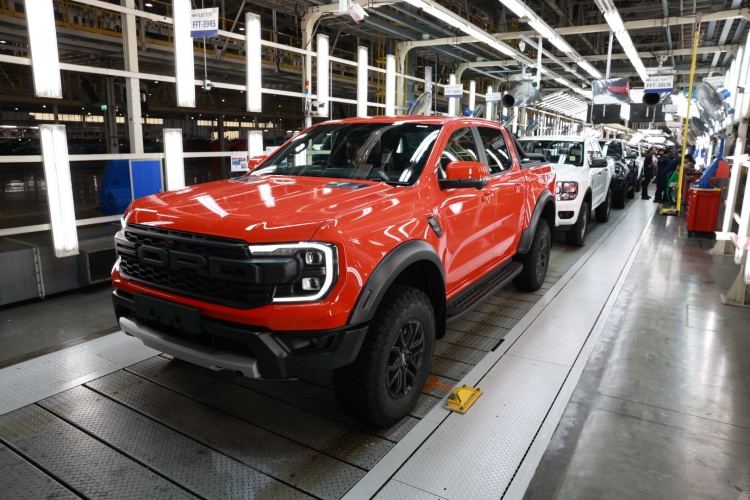 batch_Ford-Ranger-Production-at-FTM_2 8 ปี Ford Ranger Raptor ตำนานกระบะเหินฟ้า ที่สร้างจากฝีมือคนไทย คุณภาพที่ทั่วโลกยอมรับ