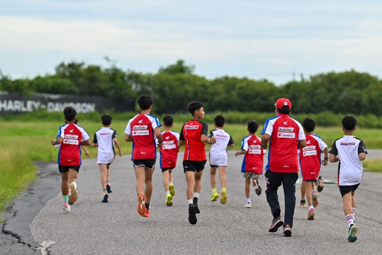 batch_HondaAcademyThailand-R3-02 ฮอนด้า อะคาเดมี่ ไทยแลนด์ สนาม 3 ไทยแลนด์ เซอร์กิต ฝึกเข้ม เทรนนิ่ง โปรแกรม สร้างรากฐานสำคัญสู่นักบิดเยาวชนไทย