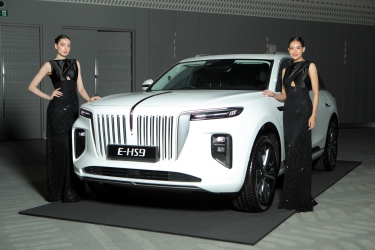 batch_J2DX6354 HONGQI E-HS9 บุกตลาดรถหรูในไทยโดย "เมโทร กรุ๊ป" พร้อมราคาสุดพิเศษ 2.99 ล้านบาท*