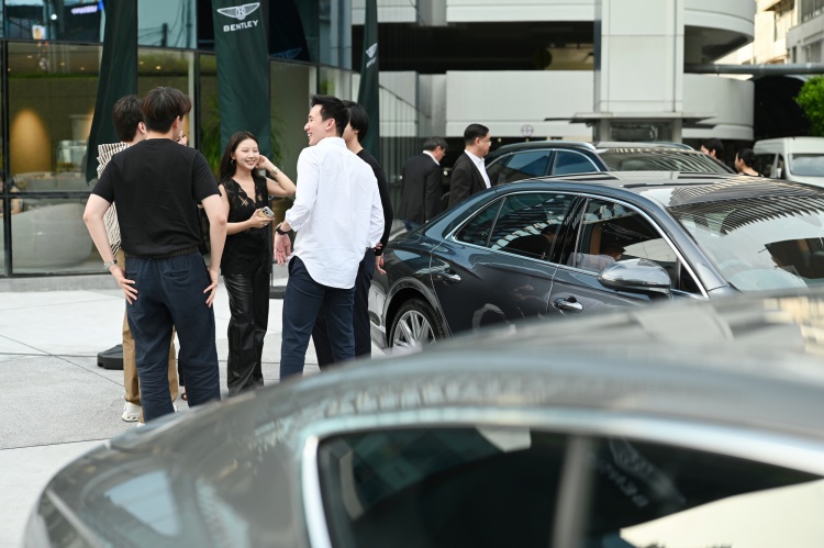 batch_KNG_7006 Bentley Bangkok x V-ZUG จับมือส่งมอบประสบการณ์ ‘Atelier Experience’ ในโลกแห่งนวัตกรรม การออกแบบ และงานฝีมือชั้นสูง