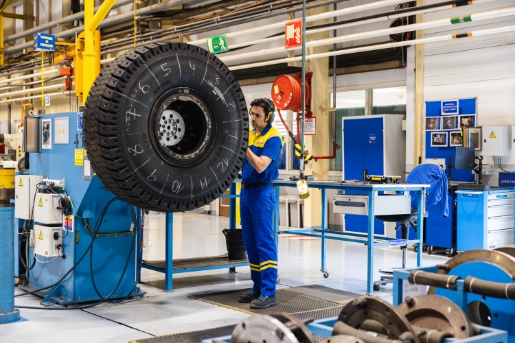 batch_Michelin-Media-Day-2026_CEMA_Tire-Manufacturing-Workshop_02 ผลิตภัณฑ์ยางเฉพาะทาง: พลังขับเคลื่อนผลประกอบการ และการเติบโตของกลุ่มมิชลิน