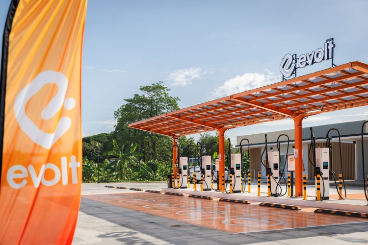 batch_Pic_Evolt-Station-Hub-แห่งแรก-บนถนนลาดกระบัง-5 Evolt เปิดตัว “Evolt Station Hub” แห่งแรก บนถนนลาดกระบัง ชูสถานีชาร์จ Ultra Fast กำลังไฟแรง 960 kW