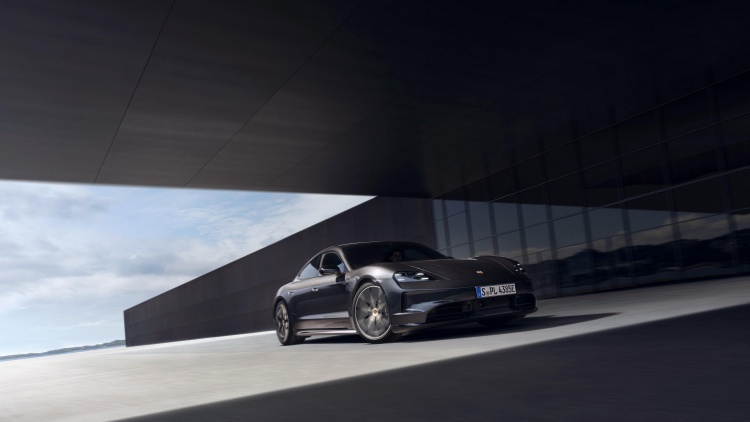 batch_Taycan-4S-Black-Edition ปอร์เช่ ประเทศไทย เปิดตัว The new Taycan รุ่นปี 2027 พร้อมรุ่น Black Edition และเทคโนโลยีเกียร์จำลอง E-Shift ในทุกรุ่นย่อย
