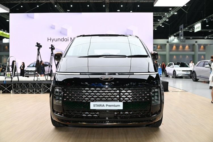 batch_รูปประกอบข่าว_Hyundai-STARIA-Diesel_5 Hyundai เปลี่ยนฐานนำเข้า STARIA Diesel เป็น “มาเลเซีย” ปรับราคาให้เป็นเจ้าของง่ายขึ้น