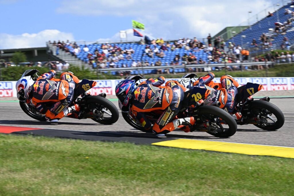 Race-2-Rookies-Cup-R5-01-1024x683 "ไม้คิว-เกียรติศักดิ์" ปิดจ็อบซัคเซนริง เก็บแต้มต่อเนื่อง ศึก เรดบูล โมโตจีพี รุกกีส์ คัพ 2026 สนาม 5