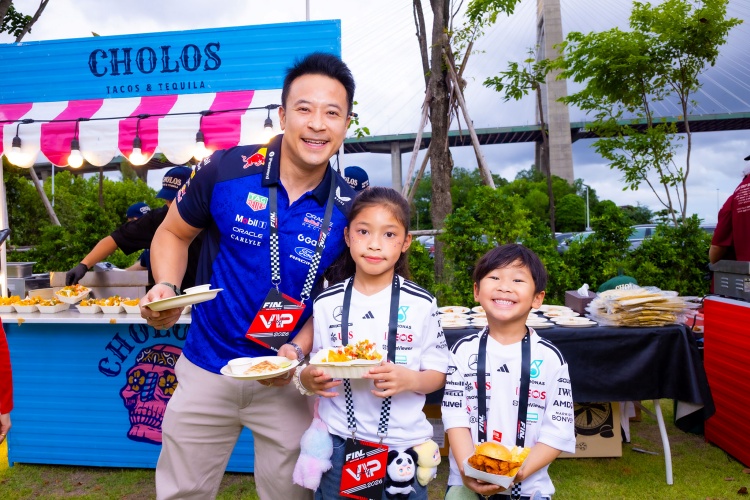 batch_11.-Final-Pit-on-Stage-presented-by-Thonburi-Phanich_0 ธนบุรีพานิช เดินหน้ายกระดับ Customer Engagement เชื่อมโยงลูกค้าผ่านโลกของมอเตอร์สปอร์ต