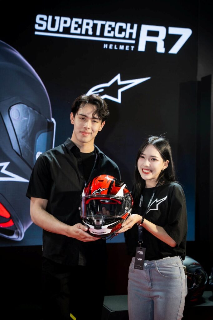 batch_6-3-683x1024 เพซแม็กซ์ มอเตอร์สปอร์ต เปิดตัวหมวกกันน็อค Alpinestars "Supertech R7 และ SM3" ครั้งแรกในไทย!