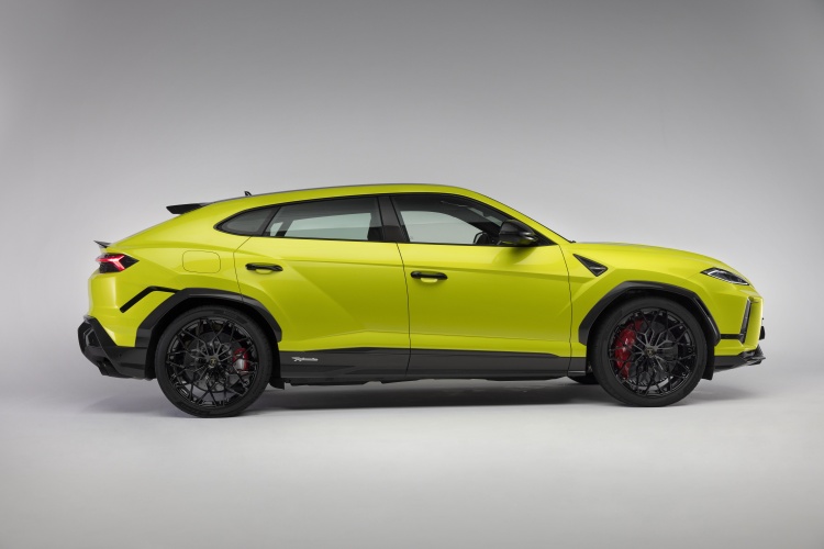 batch_7-1 Lamborghini Urus SE Performante สู่จุดสูงสุดแห่งยนตรกรรมซูเปอร์เอสยูวี