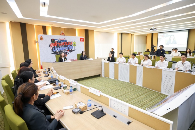 batch_7-4 ไทยฮอนด้า จับมือ สพฐ. เดินหน้าโครงการ "Dream for Safer Roads ปลุกพลังฝัน สร้างถนนปลอดภัย” ชวนเยาวชนทั่วประเทศร่วมสร้างวัฒนธรรมความปลอดภัยทางถนนจากโรงเรียนสู่สังคม