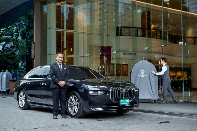 batch_BMW-and-The-Athenee-Hotel-handover-3 บีเอ็มดับเบิลยู ประเทศไทย และ โรงแรม ดิ แอทธินี โฮเทล แบงค็อก ฉลองครบรอบ 15 ปีแห่งความร่วมมือ พร้อมส่งมอบ 750e xDrive M Sport