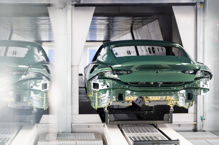 batch_New-Paint-Shop-and-Spectraflair-15 Bentley Motors เปิดศูนย์ทำสีตัวถังรถยนต์แห่งใหม่ พร้อมเทคนิคการทำสี ‘Spectraflair’ ประกายรุ้ง