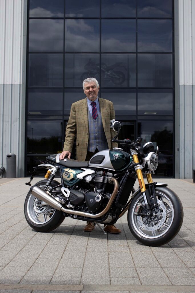 batch_Pic_รางวัล-Gentlefolk-Prize-ได้แก่-Michael-Swanwick-เมืองดาร์บิไชร์-สหราชอาณาจักร-3-683x1024 Triumph Motorcycles ตอกย้ำพันธกิจในการสนับสนุนการเติบโตของงาน The Distinguished Gentleman’s Ride ประจำปี 2026