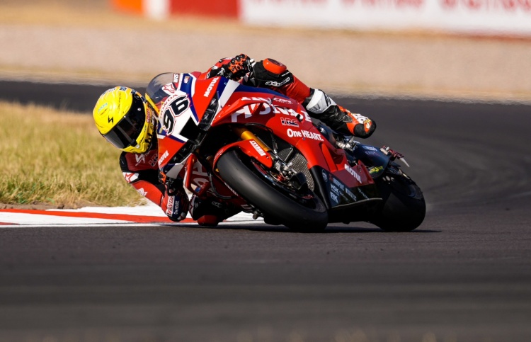 batch_Race-1-WSBK-R8-02 "ก้อง-ดิ๊กสัน" วิเคราะห์แนวทางเพื่อยกระดับการขี่ ศึก เวิลด์ ซูเปอร์ไบค์ สนาม 8 โดนิงตัน