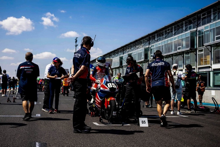 batch_Race-Moto3-Junior-R4-03 "ไม้คิว-เกียรติศักดิ์" ลุยศึกสะเทือนฝรั่งเศส คว้าท็อป 8 ศึกเอฟไอเอ็ม โมโต จูเนียร์ 2026 สนามที่ 4