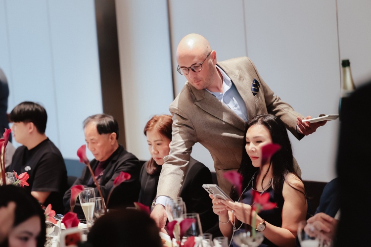 batch_SM1_3954 เบนท์ลีย์ แบงค็อก เชิญแขกวีไอพีสัมผัสนิยาม ‘A Matter of Taste’ ณ โครงการ EI8HTEEN SEVEN