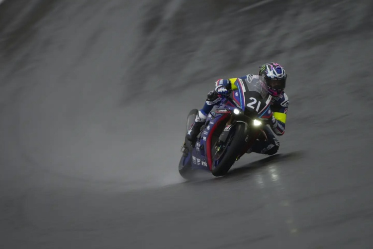 batch_S__616833031 “ทีมโรงงานยามาฮ่า” ควบ YZF-R1 ซิวโพเดียมอันดับ 2 ศึก “ซูซูกะ 8 ชั่วโมง 2026”