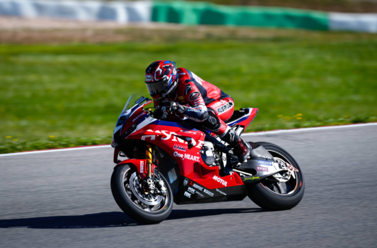 batch_Scoop-WSBK-03 เจาะผลงาน "ก้อง-สมเกียรติ" ผ่าน 8 สนามแรก "เวิลด์ ซูเปอร์ไบค์" ภารกิจท้าทายที่ไม่เคยหมดความมุ่งมั่น