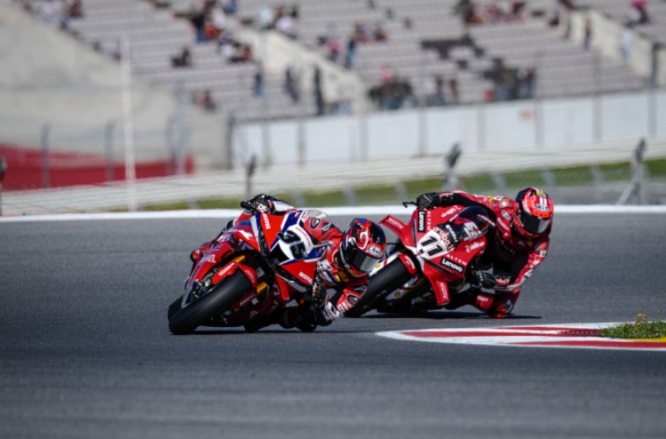 batch_Scoop-WSBK-05 เจาะผลงาน "ก้อง-สมเกียรติ" ผ่าน 8 สนามแรก "เวิลด์ ซูเปอร์ไบค์" ภารกิจท้าทายที่ไม่เคยหมดความมุ่งมั่น