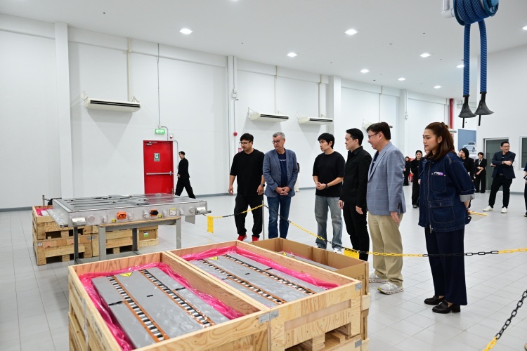 batch_Volvo-Car-Thailand-Welcomes-Representatives-3 วอลโว่ คาร์ ประเทศไทย ให้การต้อนรับ สคบ. และตัวแทนผู้บริโภค Volvo EX30 ในการให้ข้อมูลแบตเตอรี่