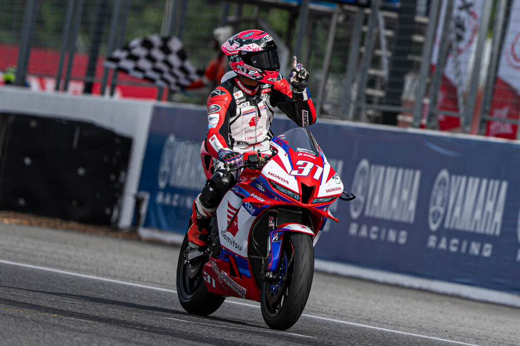 9.SS60_No31-ธนัช-1024x682 NEXZTER BRIC Superbike ผ่านครึ่งทาง ลุ้นแชมป์เดือด! “คาร์เบอร์รี-ธนัช” โชว์ฟอร์มโหดเข้าวิน 2 สนามติด
