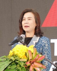 batch_04-Mrs.-Ranida-Lueangthitisakun-Governor-of-Sakon-Nakhon-Province-240x300 Mitsubishi Motors Thailand ขยายความแข็งแกร่งเครือข่ายผู้จำหน่ายแห่งใหม่บน Community Mall แห่งแรก ใจกลางเมืองสกลนคร