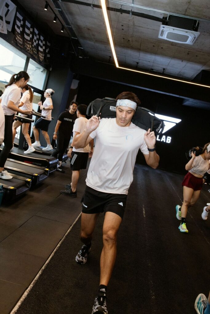 batch_11.-LOM-CLUB_HYBRID-TRAINING-SESSION-683x1024 “ธนบุรีพานิช” เดินหน้าต่อยอด LOM CLUB สร้างคอมมูนิตี้ Sport & Wellness ผ่าน “HYBRID TRAINING SESSION”