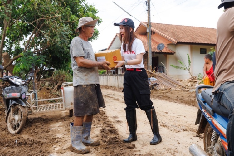 batch_2 โตโยต้าเร่งช่วยเหลือผู้ประสบอุทกภัยจังหวัดน่าน ภายใต้แนวคิด “TOYOTA GIVING ขับเคลื่อนไทยให้ยั่งยืน”