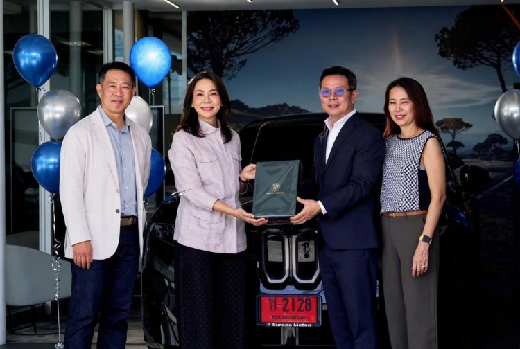batch_BMW-iX3_Cherdchai-Autohaus BMW ประเทศไทย ฉลองการส่งมอบ New iX3 ล็อตแรกถึงมือลูกค้าในไทย