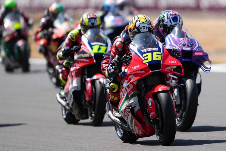 batch_Race-Moto3MotoGP-Rd.12-05 "ไม้คิว-เกียรติศักดิ์" แจ้งเกิดโมโตทรีชิงแชมป์โลก เก็บแต้มประเดิมสนามแรกที่ลงแข่ง บิดเข้าป้ายอันดับ 15 ที่ ซิลเวอร์สโตน