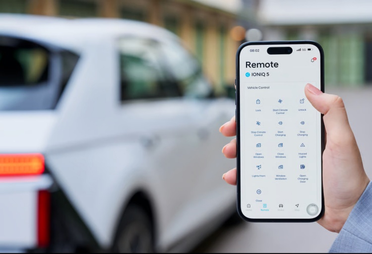 batch_รูปประกอบข่าว_Hyundai-Bluelink_Door-Lock-Unlock Hyundai Bluelink ยกระดับประสบการณ์ Connected Car สู่รถรุ่นใหม่ในไทย