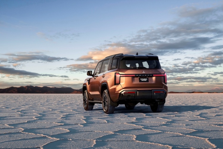 batch_04-All-New-Mitsubishi-Pajero All-New Mitsubishi Pajero ก้าวสู่เจนเนอเรชั่นที่ 4 ของครอสคันทรี เอสยูวีสุดล้ำ เตรียมเปิดราคาที่ไทยเป็นที่แรกของโลก